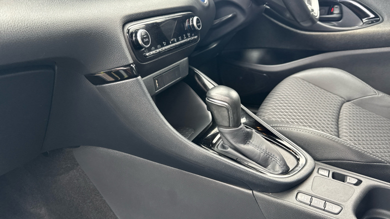 Toyota Yaris 1.5 Hybrid Dynamic 5dr CVT Hybrid Hatchback